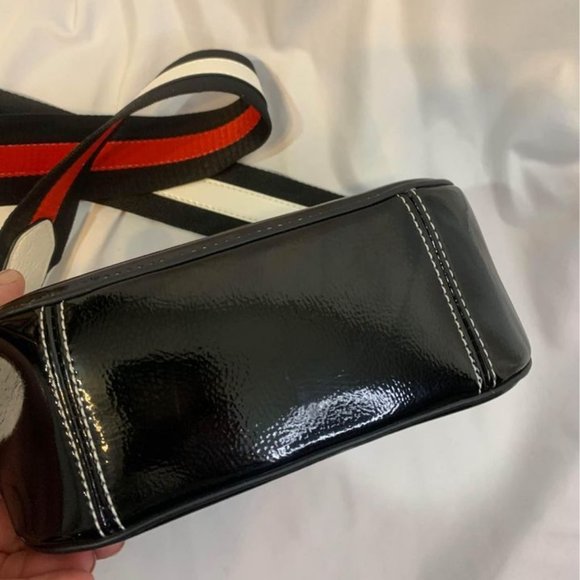 Womans bumble bee preppy patent leather box crossbody bag. Thick strap. - Picture 6 of 9